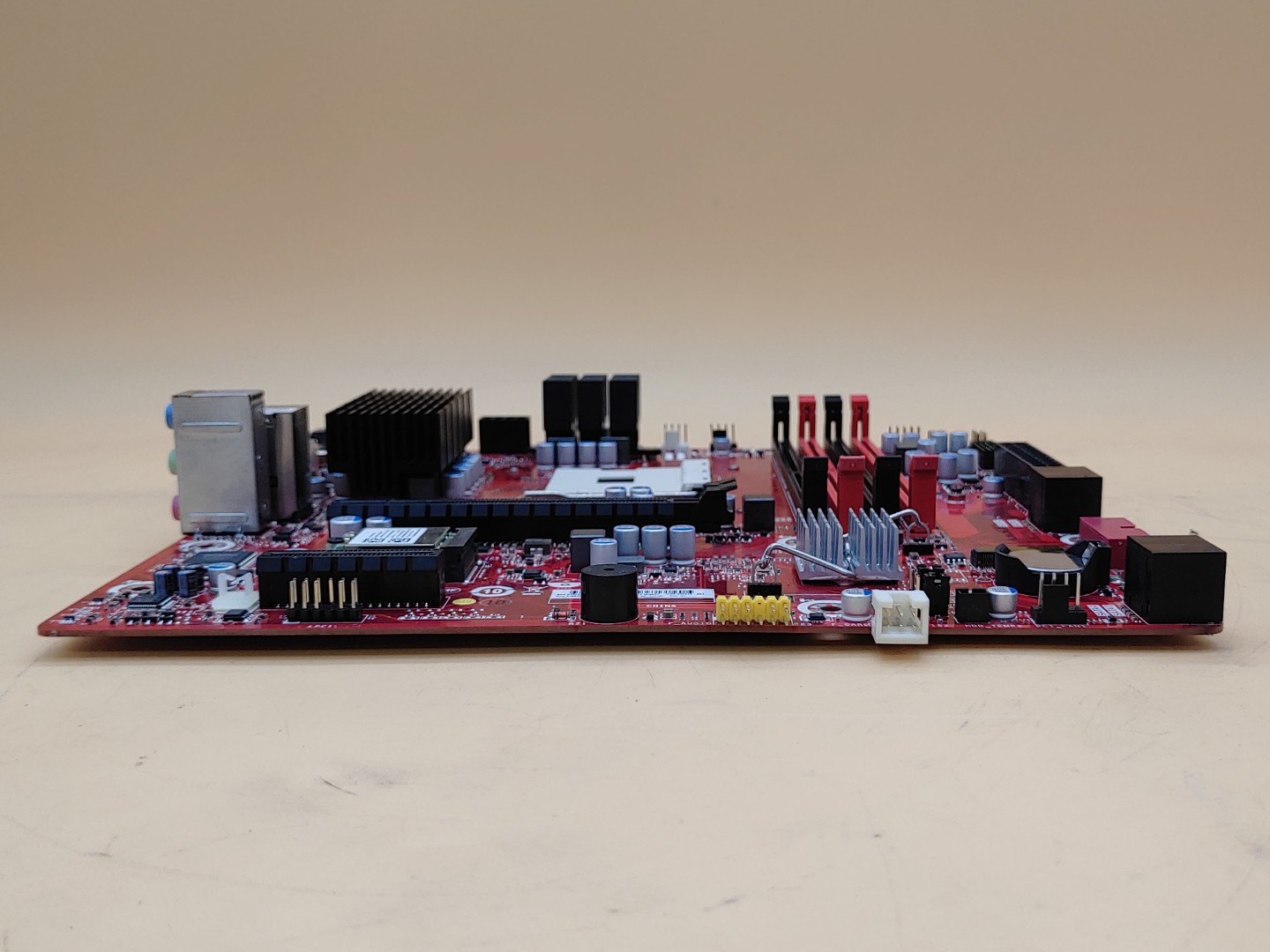 HP Omen 880-040 915479-001 AMD Socket AM4 DDR4 uATX Motherboard w/ Screws - Image 2