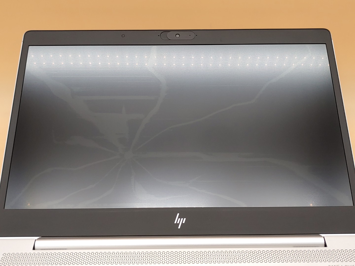 HP EliteBook 840 G5 14" Intel i7-8650U *NO SSD/ NO RAM/ NO AC* *CRACKED SCREEN* - Image 2