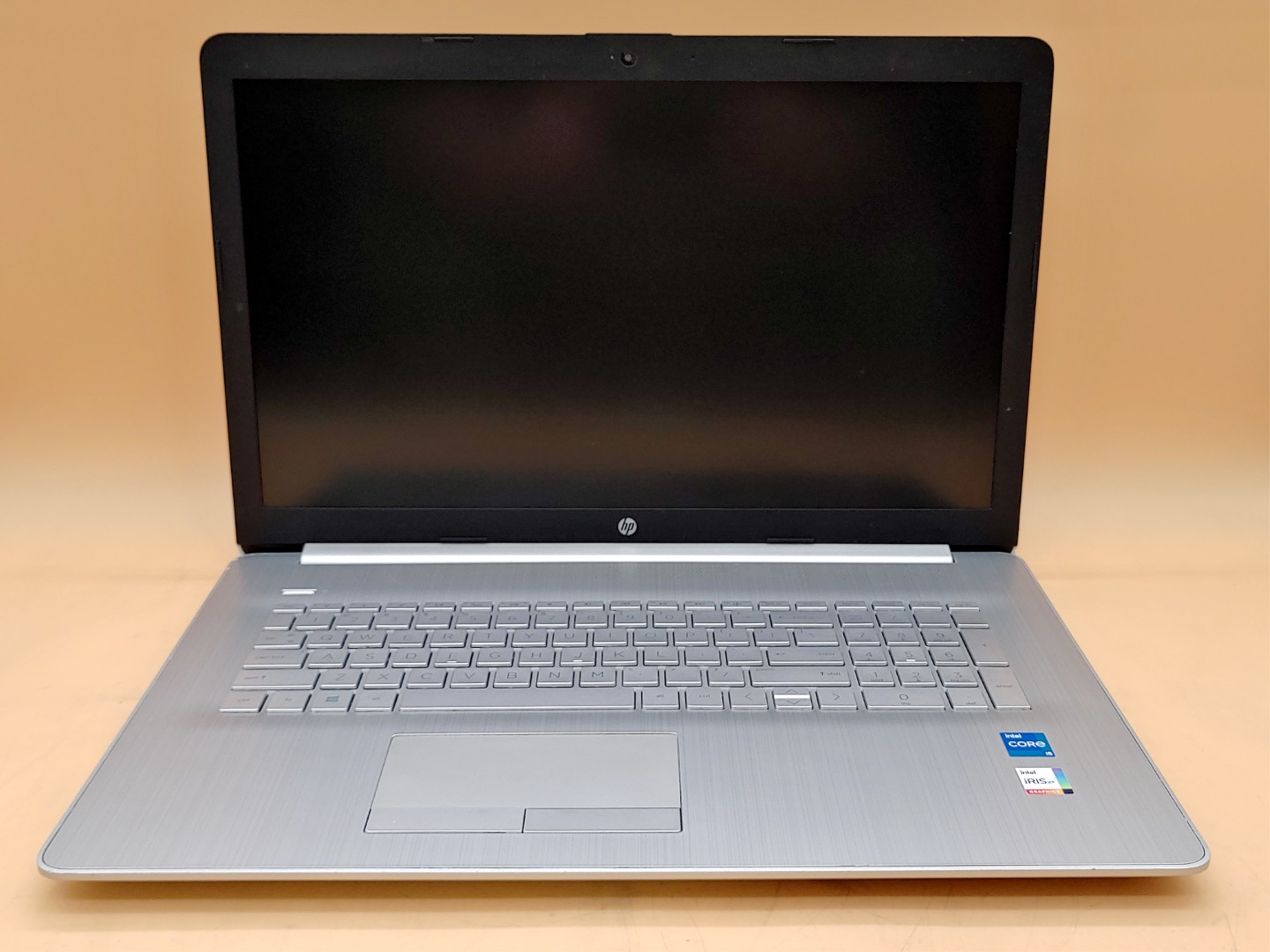 HP 17-by4062cl i5-1135G7 8GB *NO SSD/AC* *BROKEN HINGE/ NO POWER /LIQUID SPILL*