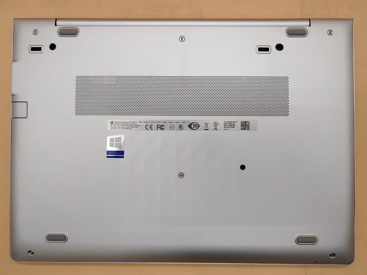 HP EliteBook 840 G5 14" Intel i7-8650U *NO SSD/ NO RAM/ NO AC* *CRACKED SCREEN* - Image 7