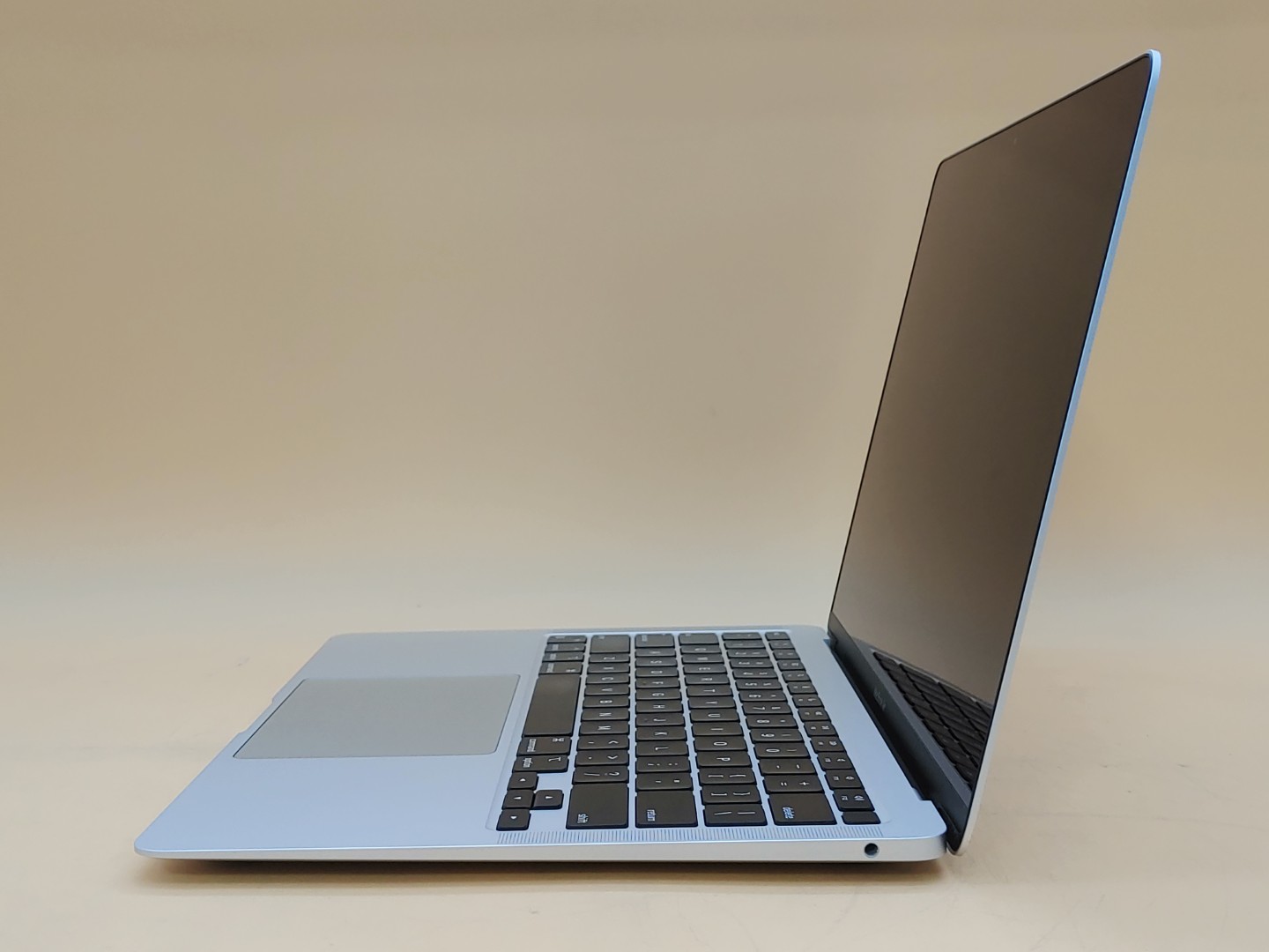 Apple MacBook Air M1 13" (2020) 8GB 512GB A2337 *NO POWER (DOA)* *NO A/C* *READ* - Image 3