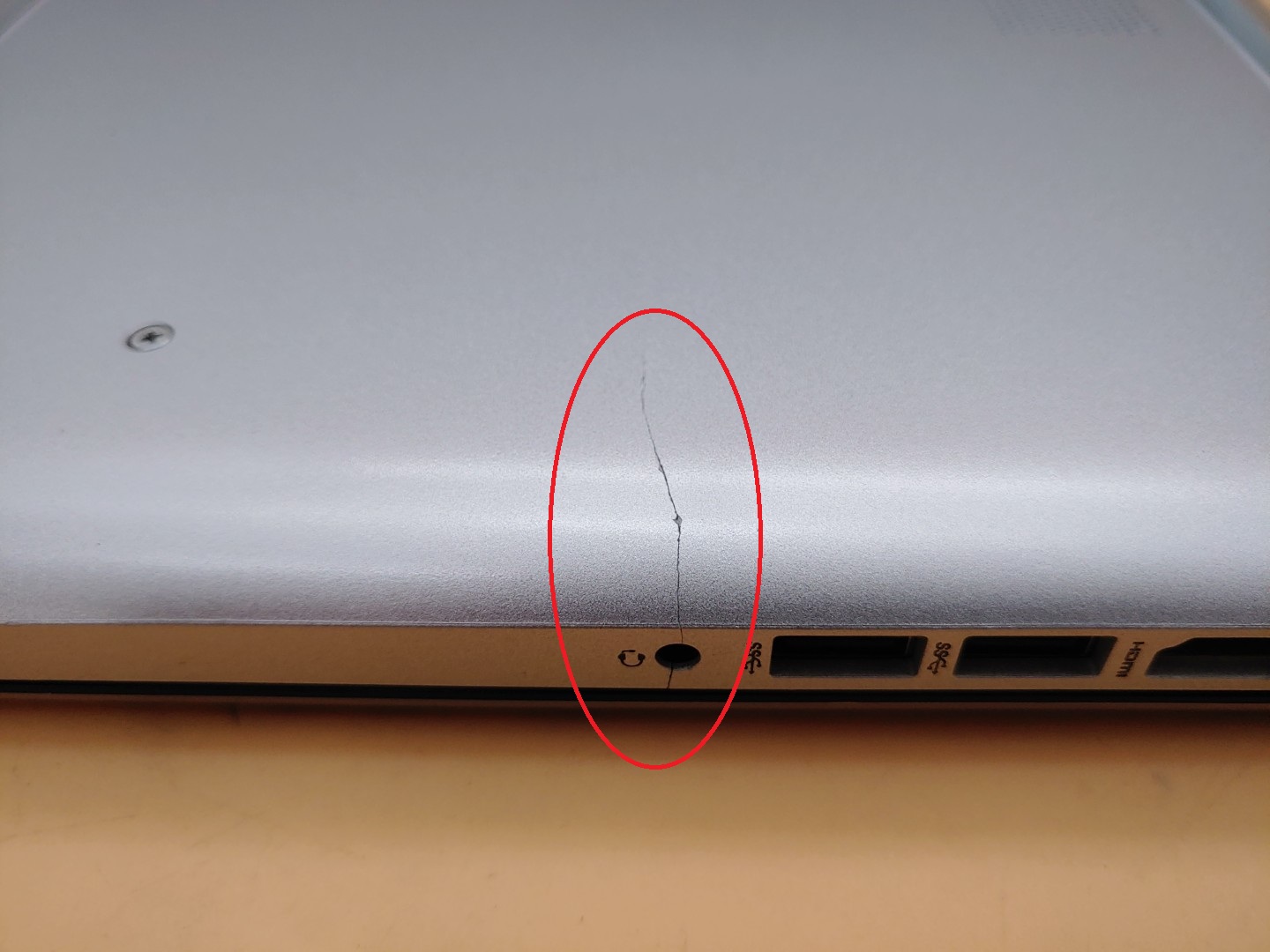 HP 17-by4062cl i5-1135G7 8GB *NO SSD/AC* *BROKEN HINGE/ NO POWER /LIQUID SPILL* - Image 10
