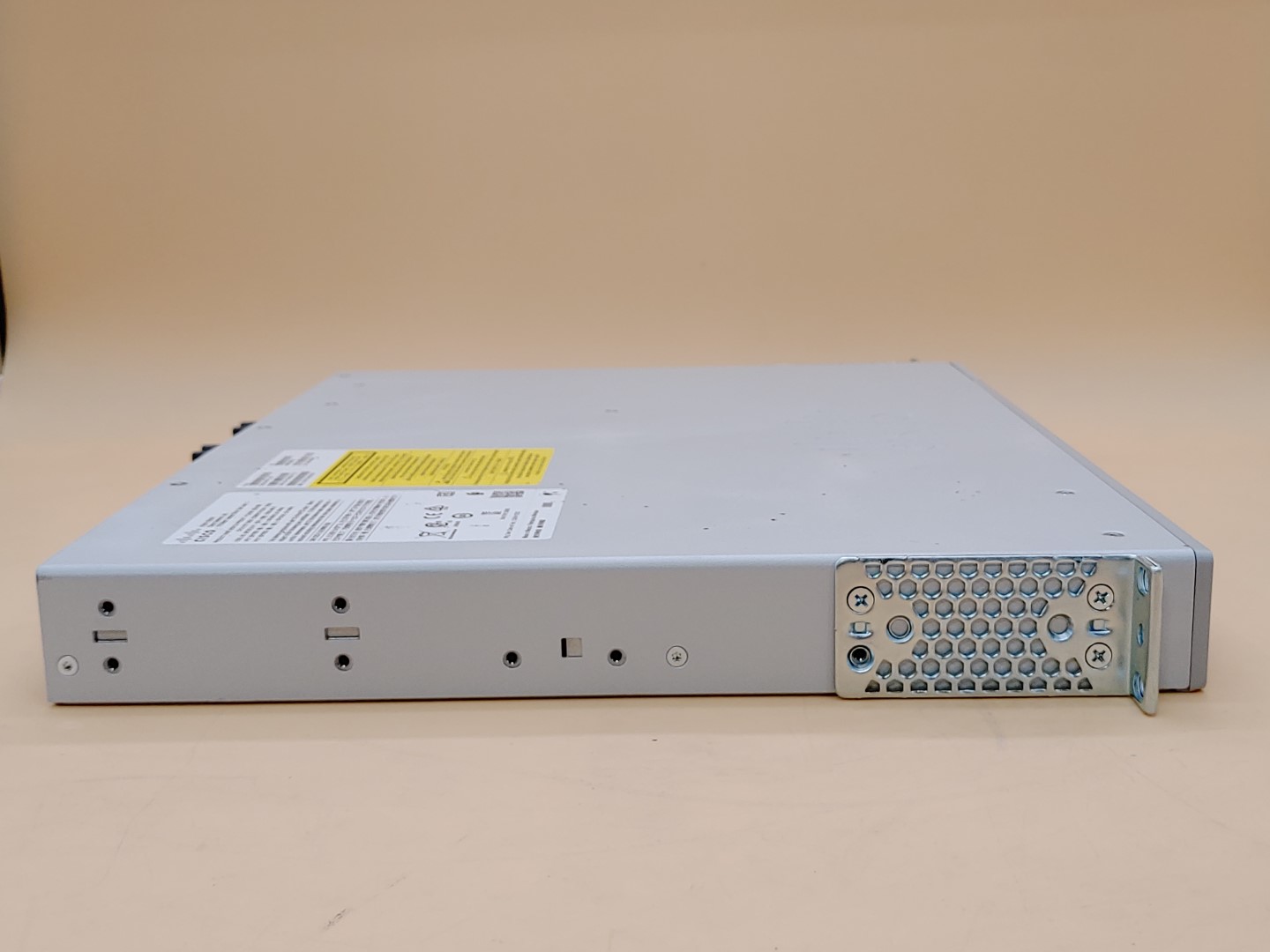 Cisco Catalyst 9200 48-Port PoE+ Network Switch -- C9200-48P-E V01 - Image 6