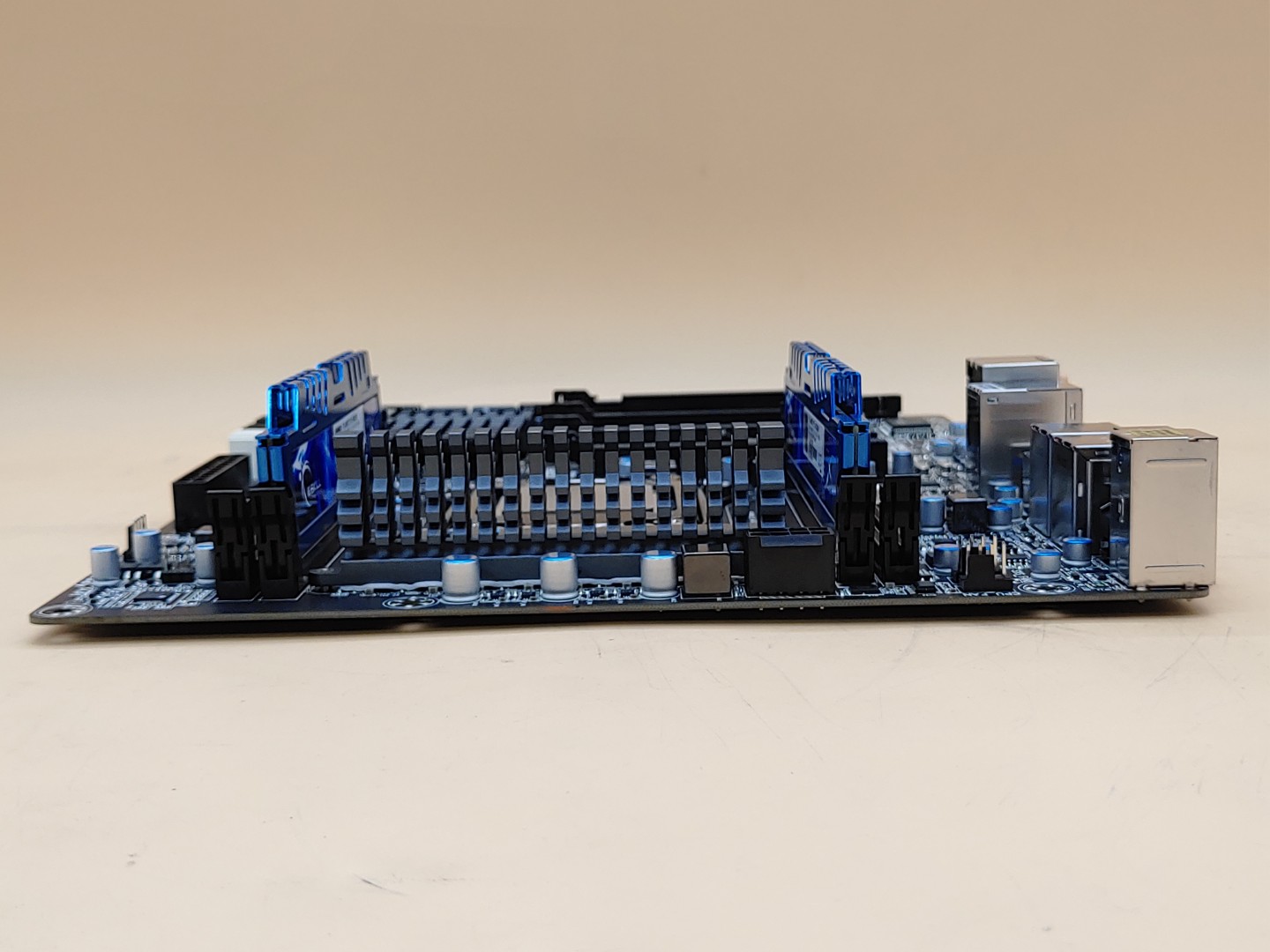 Gigabyte GA-X79-UD3 Motherboard LGA 2011 DDR3 ATX w/ Intel i7-3930K + 16GB RAM - Image 4