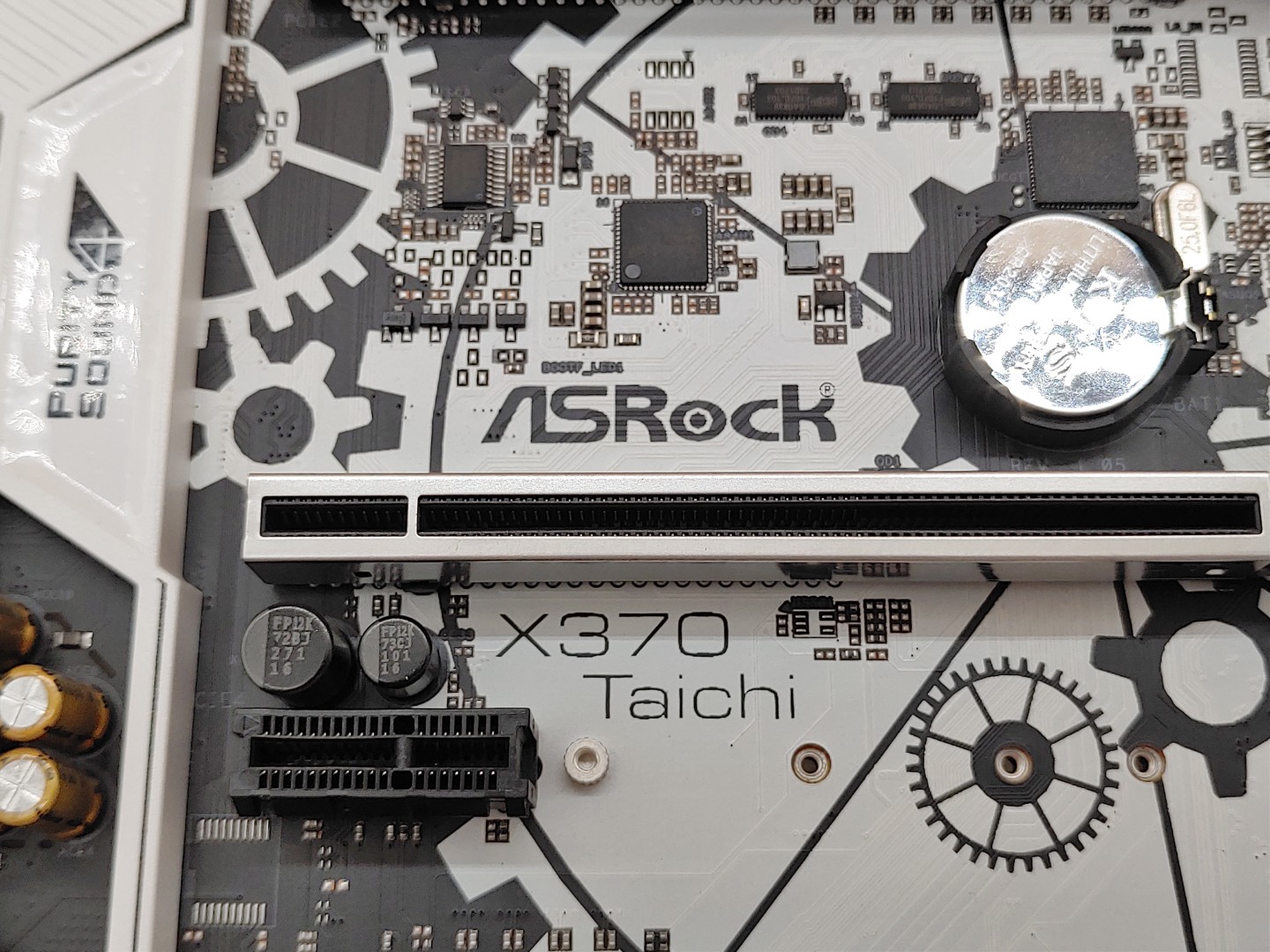 ASRock X370 Taichi ATX Motherboard Socket AM4 AMD DDR4 w/ AMD Ryzen 7 1700X CPU - Image 8