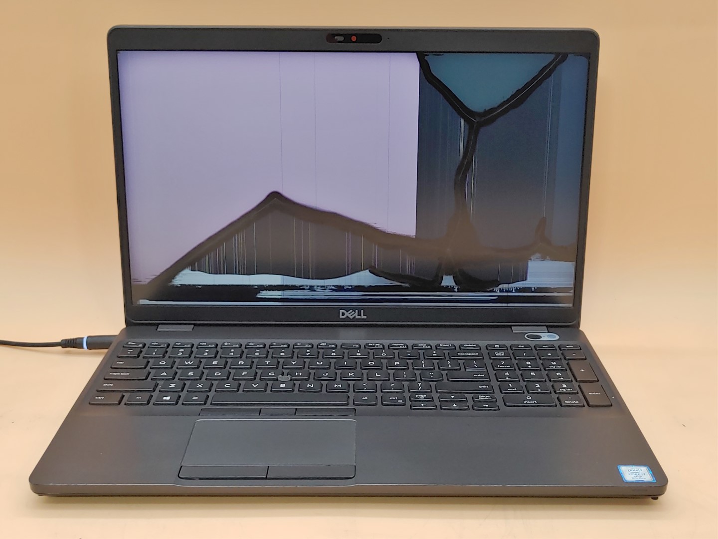 Dell Latitude 5500 15.6" i7-8665U *NO SSD/RAM/BATT/AC* **CRACKED LCD** *READ*
