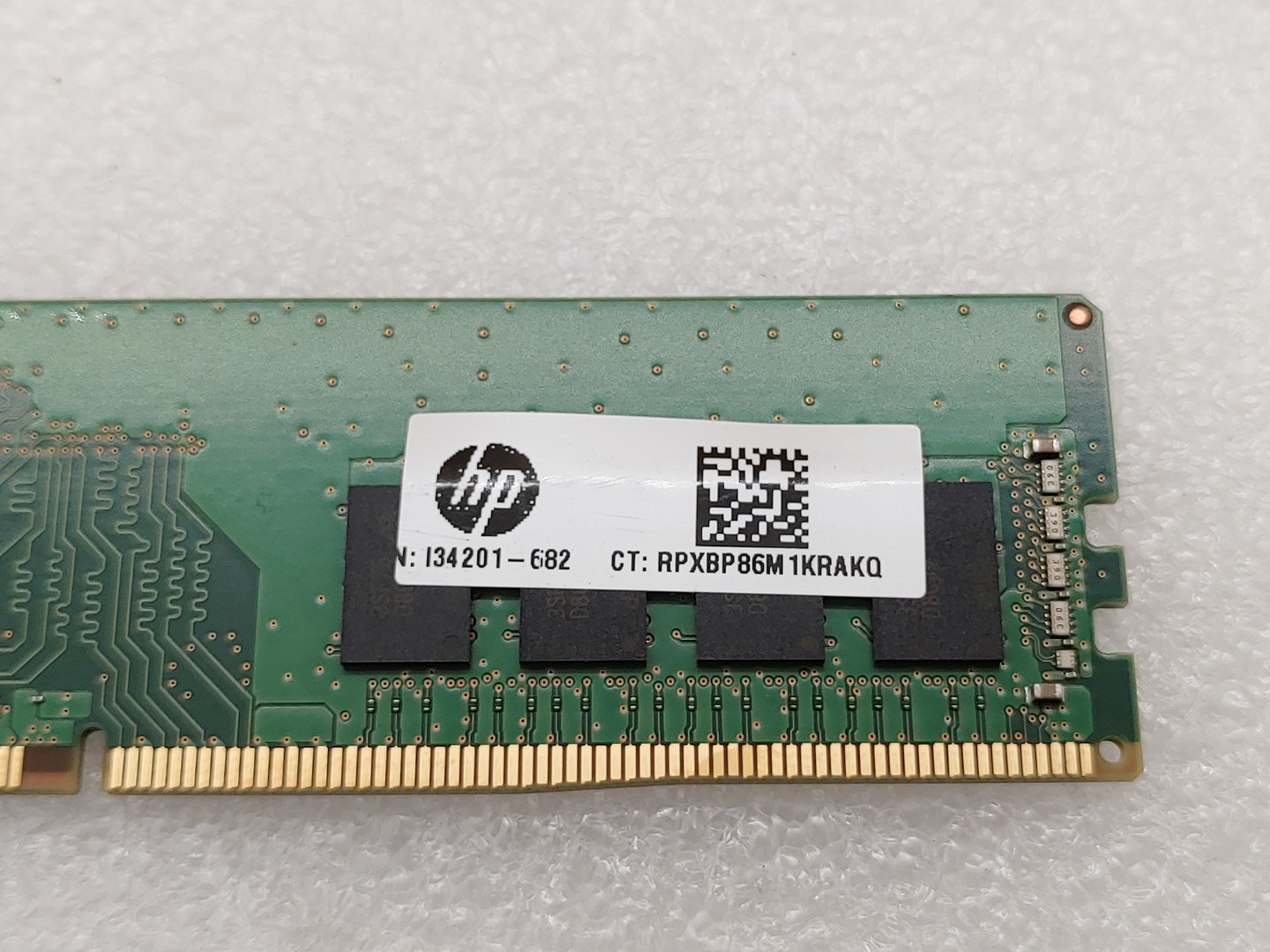 Micron 16GB 1RX8 PC4-3200 DDR4 MTA8ATF2G64AZ-3G2F1 DIMM NON-ECC Memory Ram - Image 3