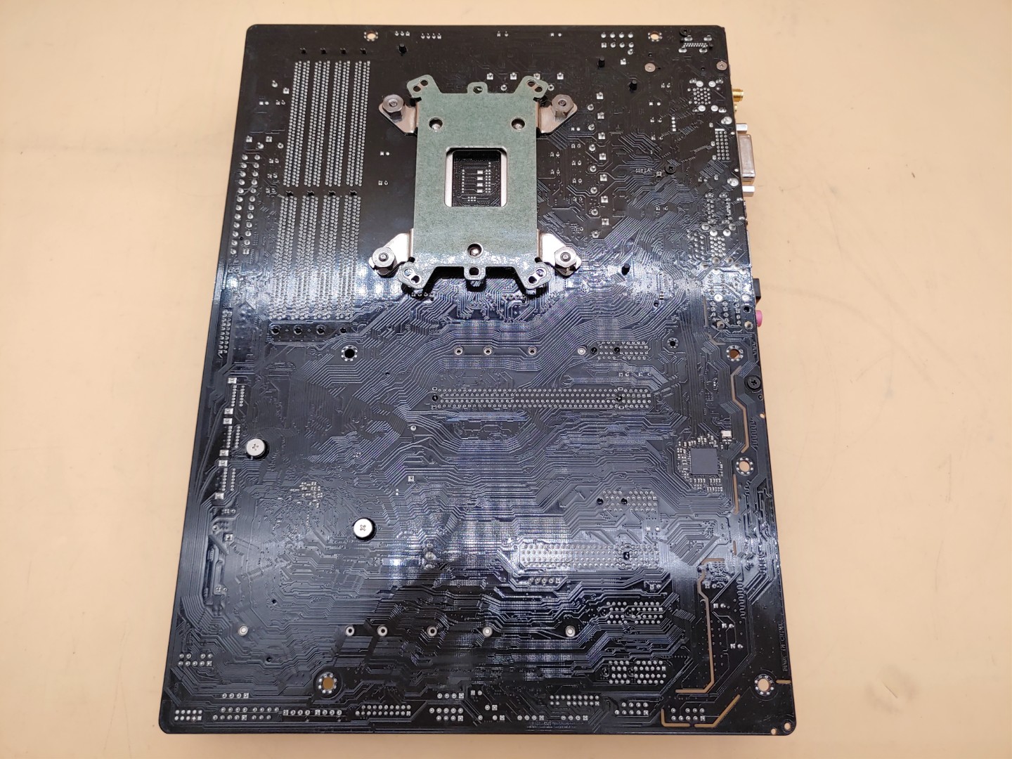 ASRock Z390 PHANTOM GAMING SLI/AC LGA1151 Intel ATX Motherboard w/ 16GB RAM - Image 8