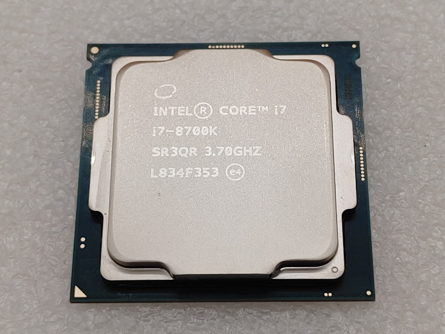 Intel Core i7-8700K SR3QR 3.70GHz 6-Core 12MB LGA1151 CPU Desktop Processor